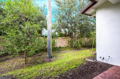 7887 Bristol Cir, Naples FL  34120 exterior