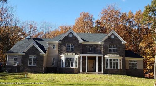 60 Middletown Rd, Holmdel Village, NJ 07733-2206