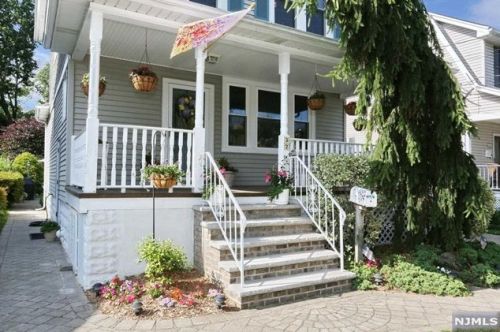 37 Seneca Ave, Dumont, NJ 07628-2728