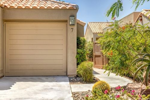 7 Pine Valley Dr, Rancho Mirage CA  92270-1606 exterior