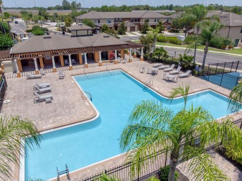 2220 Windsor Lake Cir, Sanford FL  32773-5726 exterior