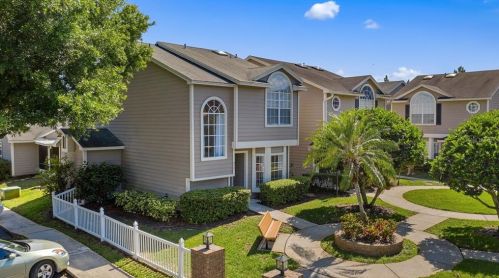 942 Sykes Ct, Orlando, FL 32828-9177
