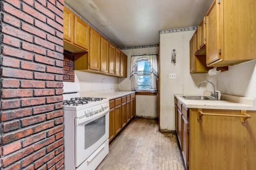 1454 89, Milwaukee WI 53222-4604 exterior