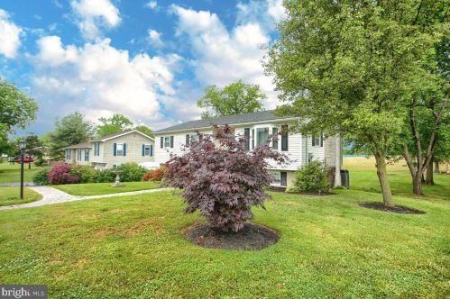 150 Dorwood Dr, Carlisle, PA 17013-2131