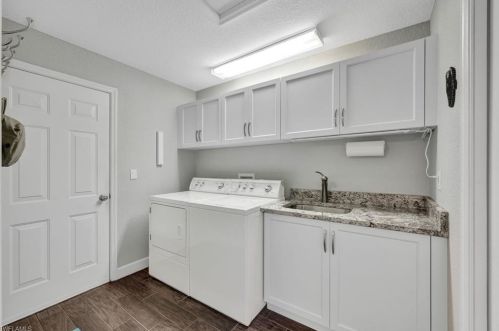 5893 Northridge Dr, Naples FL  34110-2376 exterior