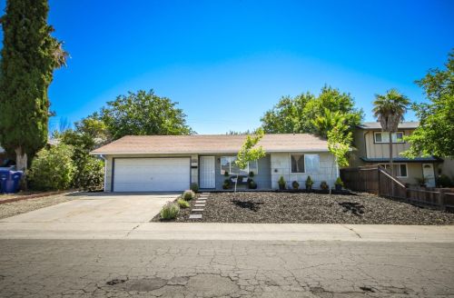 7236 Washburn Way, North Highlands, CA 95660-3441