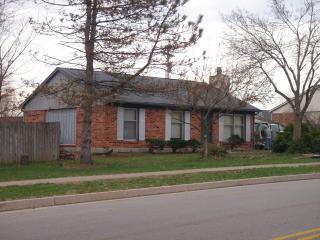3434 Buckhorn Dr, Lexington, KY 40515-1026