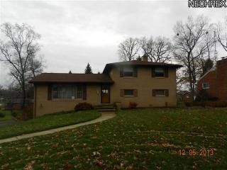 3206 21st St, Canton, OH 44708-2312