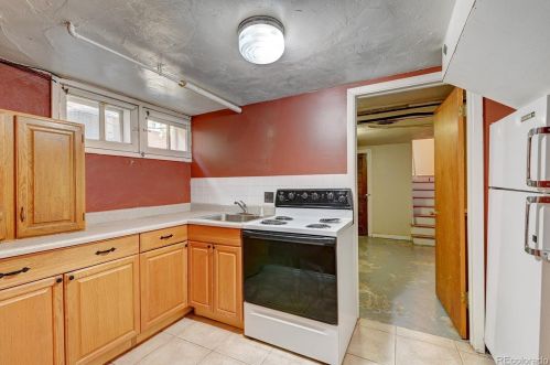 1583 Eudora St, Denver CO 80207-1034 exterior