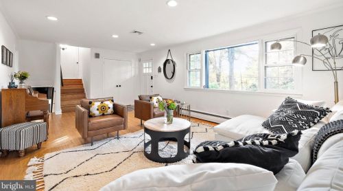 1421 Sugartown Rd, Berwyn PA  19312-1820 exterior