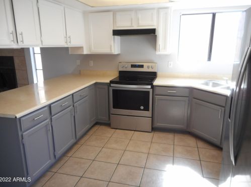 6334 Mountain View Rd, Glendale, AZ 85302-1103