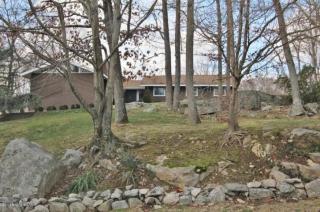 42 Heather Dr, Stamford, CT 06903-2122