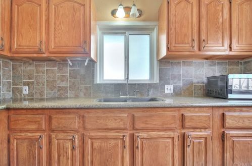 2831 Cade St, Long Beach CA 90805-3326 exterior