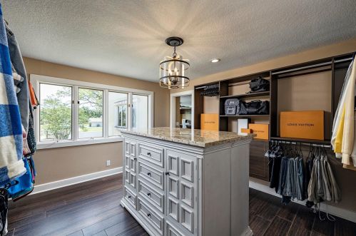 17320 Whirley Rd, Lutz FL  33558-4827 exterior