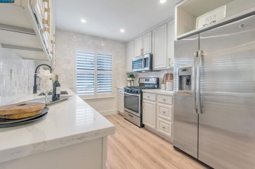 1177 Coad Ct, West Pittsburg CA  94565-6204 exterior