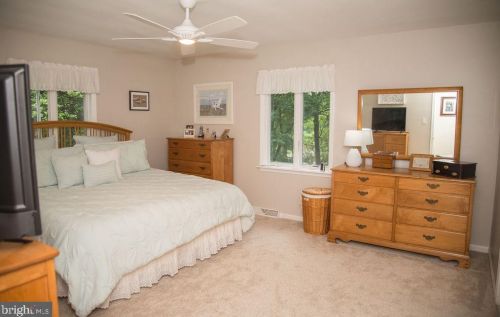 61 Lakeview Dr, Pilesgrove NJ 08098-2081 exterior