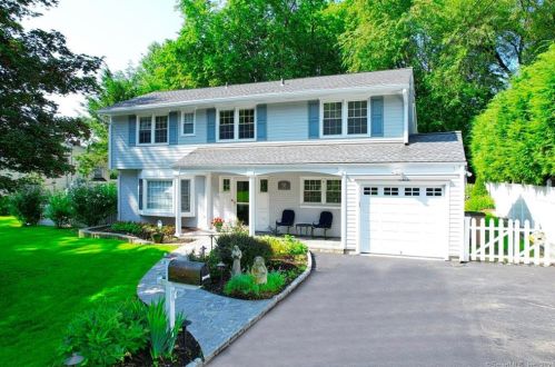 98 Rolling Wood Dr, Stamford, CT 06905-2327