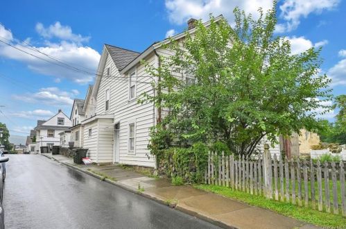 21 Schneider Ave, Highland Falls, NY 10928-1932