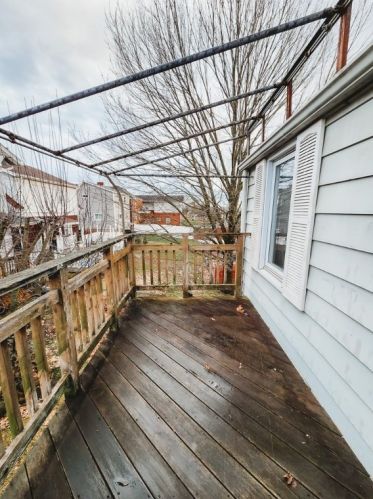 2013 Ridge Ave, New Kensington PA  15068-4043 exterior