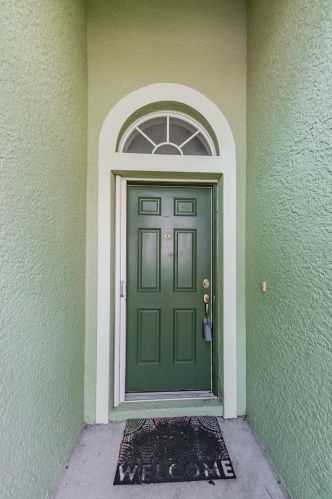 2809 Wood Pointe Dr, Tarpon Springs, FL 34691-8732