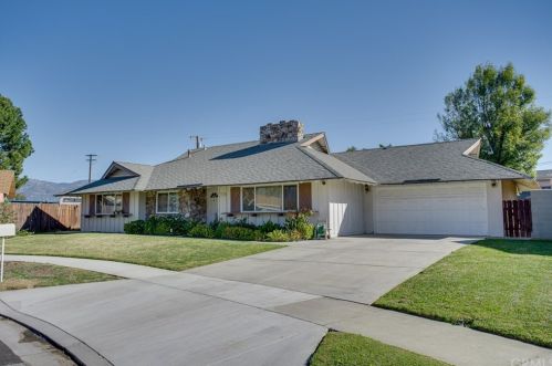 1369 Pine Ave, Rialto, CA 92376-3648