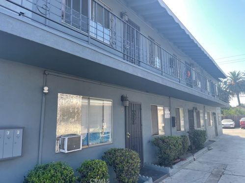 6115 Cherry Ave, Long Beach, CA 90805-3260