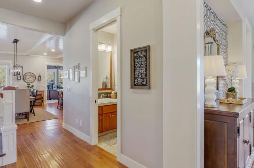 10817 Goldsborough Cir, Valley Home CA 95361-7649 exterior