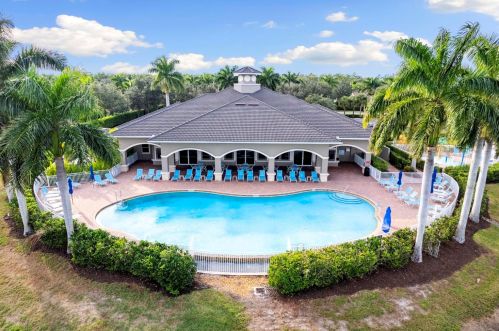 14255 Manchester Cir, Naples FL  34114-7221 exterior