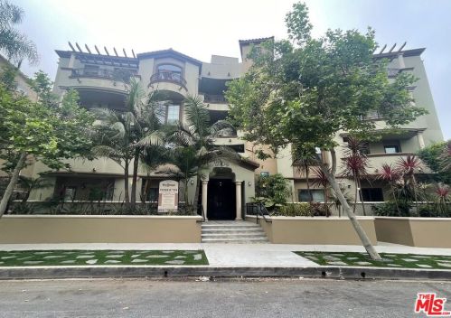 12104 Hoffman St, North Hollywood, CA 91604-4749