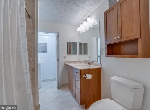 7779 Willow Pt Dr, Falls Church VA  22042-7536 exterior