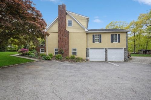 215 Croton Dam Rd, Crotonville NY  10562-2106 exterior