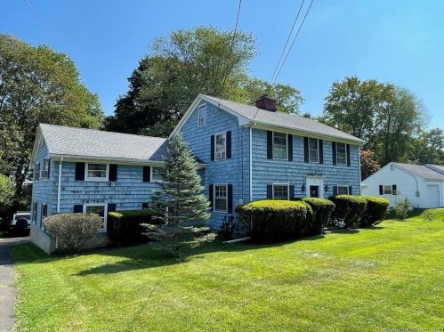 86 Soundview Rd, Ridgefield, CT 06877-5711