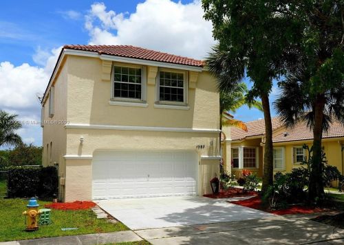 1587 157th Ave, Hollywood, FL 33028-1692
