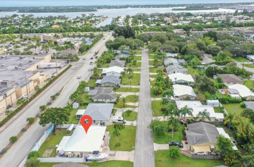 476 19th Pl, Vero Beach, FL 32960-5432