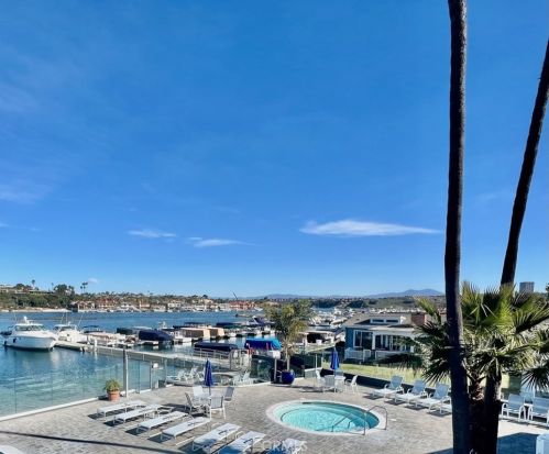 8 Saratoga, Newport Beach CA  92660-6152 exterior