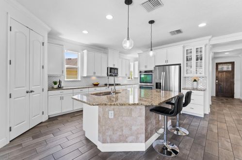 1669 Feather Grass Loop, Lutz FL  33558-2802 exterior