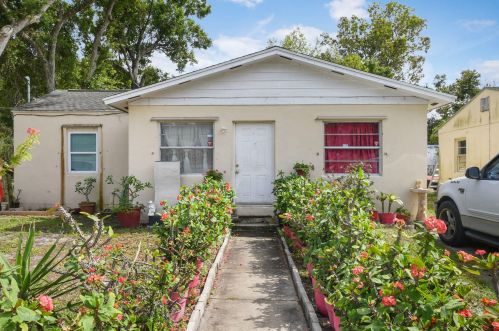 1401 Florida Ave, Fort Pierce, FL 34950-4990