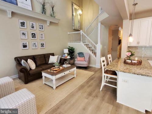 48 Portsmouth Cir, Glen Mills, PA 19342-2623