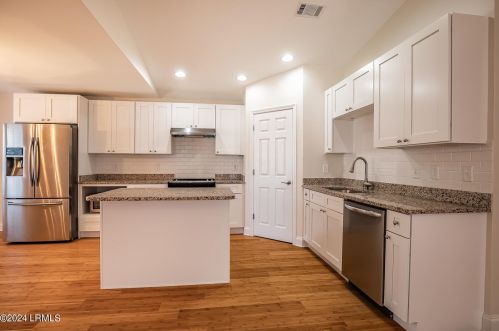 8 Wateree Ct, Beaufort SC  29902-3332 exterior