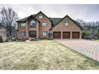 210 Redwood Dr, Venetia, PA 15367-1046