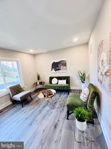 3209 Bayfield Dr, Woodbridge VA  22193-1301 exterior