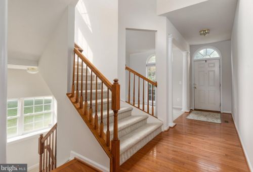 5521 Altenbury Loop, Gainesville, VA 20155-6246