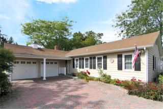 235 Fawn Ln, Nassau Point, NY 11935-2149