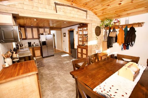 6 Quarry Hill Ct, Henniker NH  03242-3449 exterior