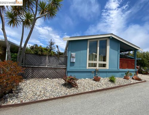 2 Oceanview Ave, Princeton By The Sea, CA 94019-2302