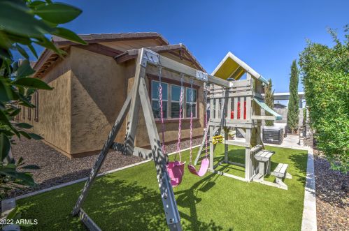 3149 Pinto Dr, Gilbert AZ 85296 exterior