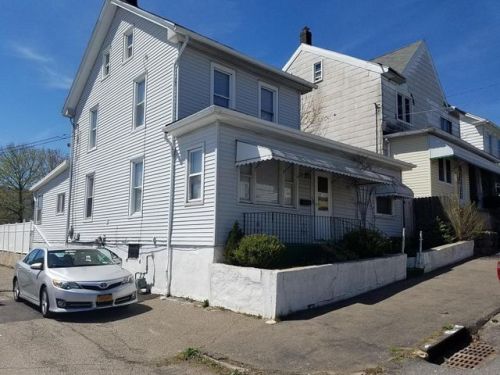 582 Carson St, Hazle Township, PA 18201-4402