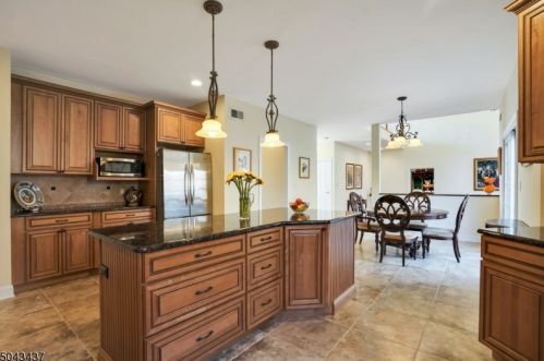 28 Foote Ln, Greystone Park, NJ 07950-3308