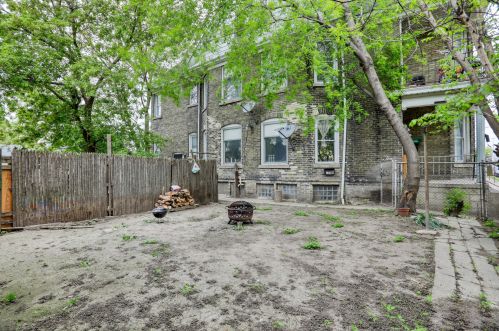 1737 6th St, Milwaukee WI 53204-3503 exterior