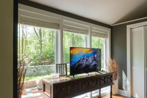 83 Maltbie Ave, Stamford CT  06902-1109 exterior